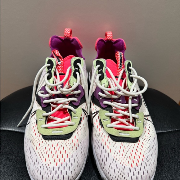 Nike React Vision “Barely Volt Pink” - Picture 2 of 5